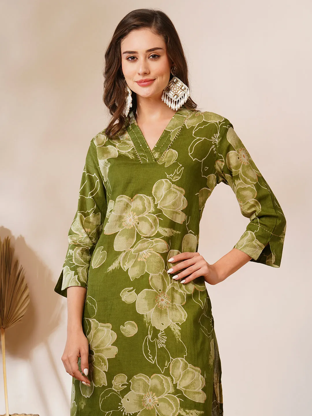 Abstract Floral Printed Embroidered Straight Fit Kurta - Green