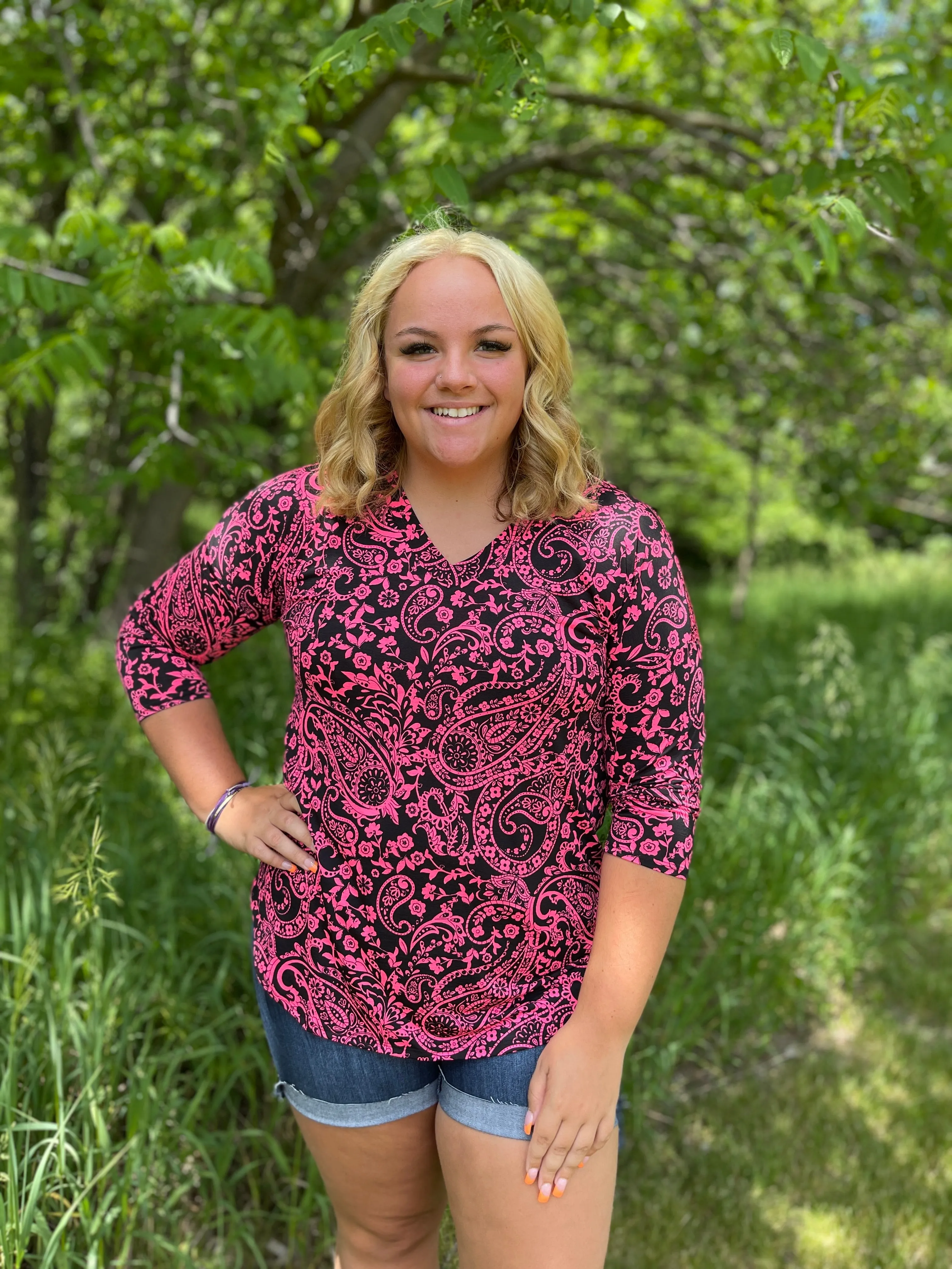 BLACK/HOT PINK FLORAL 3/4 SLEEVE TOP