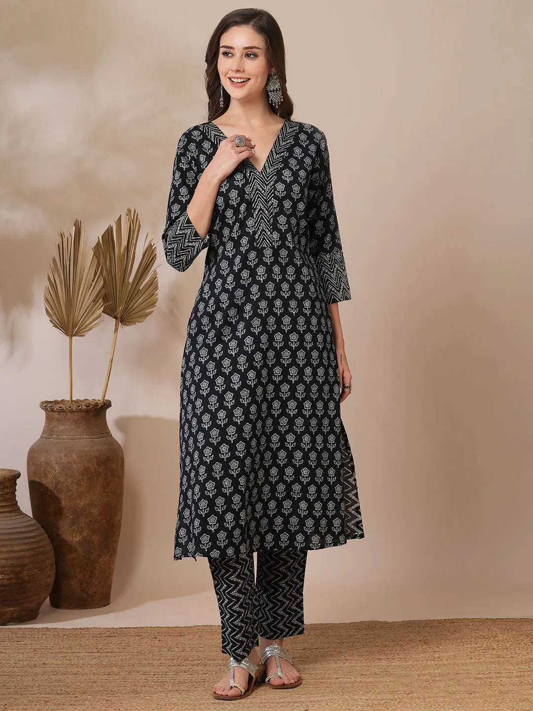 Ethnic Floral & Chevron Printed A-Line Kurta with Pant - Black