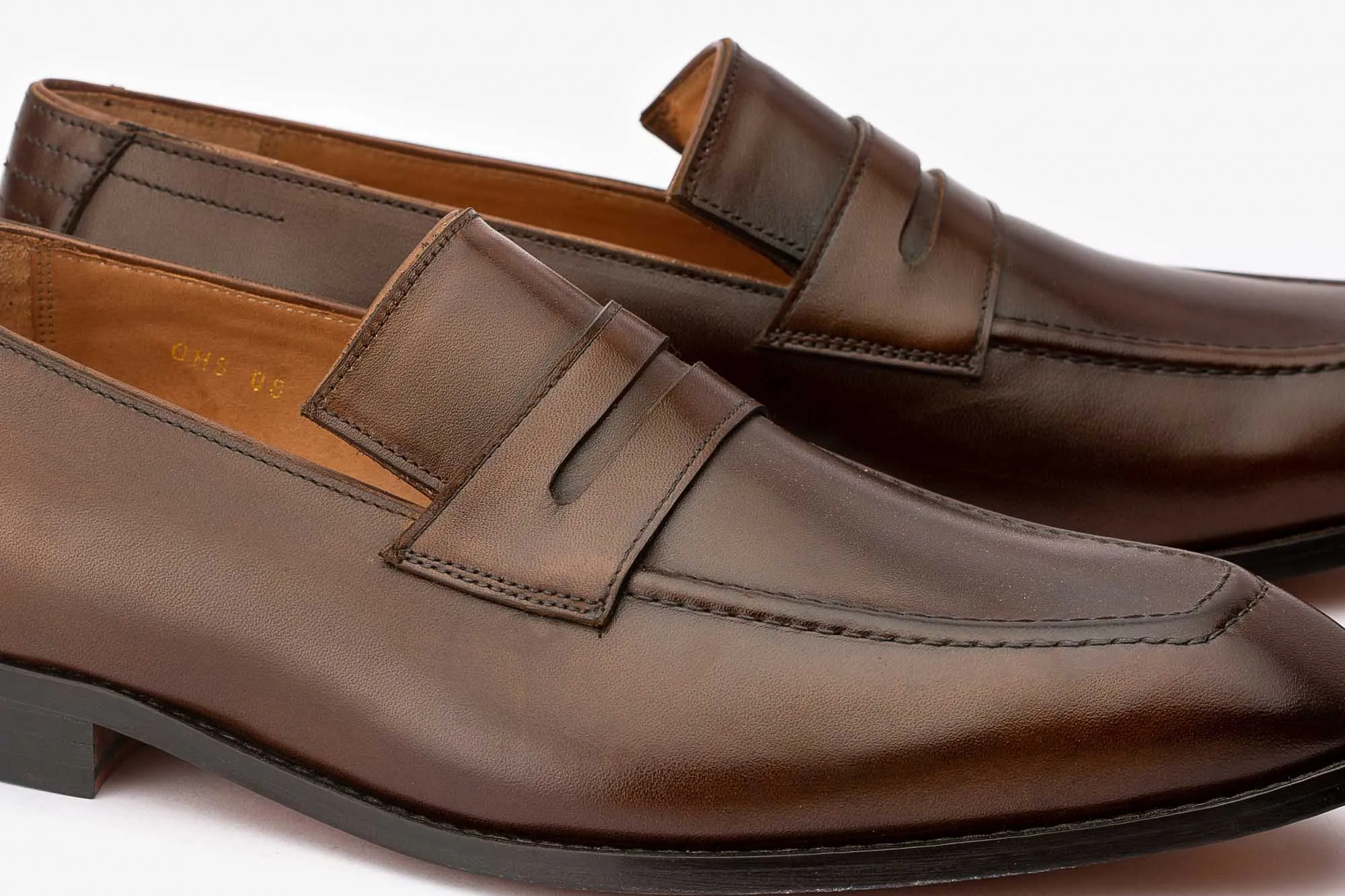 Penny loafer With cord stitching on vamp